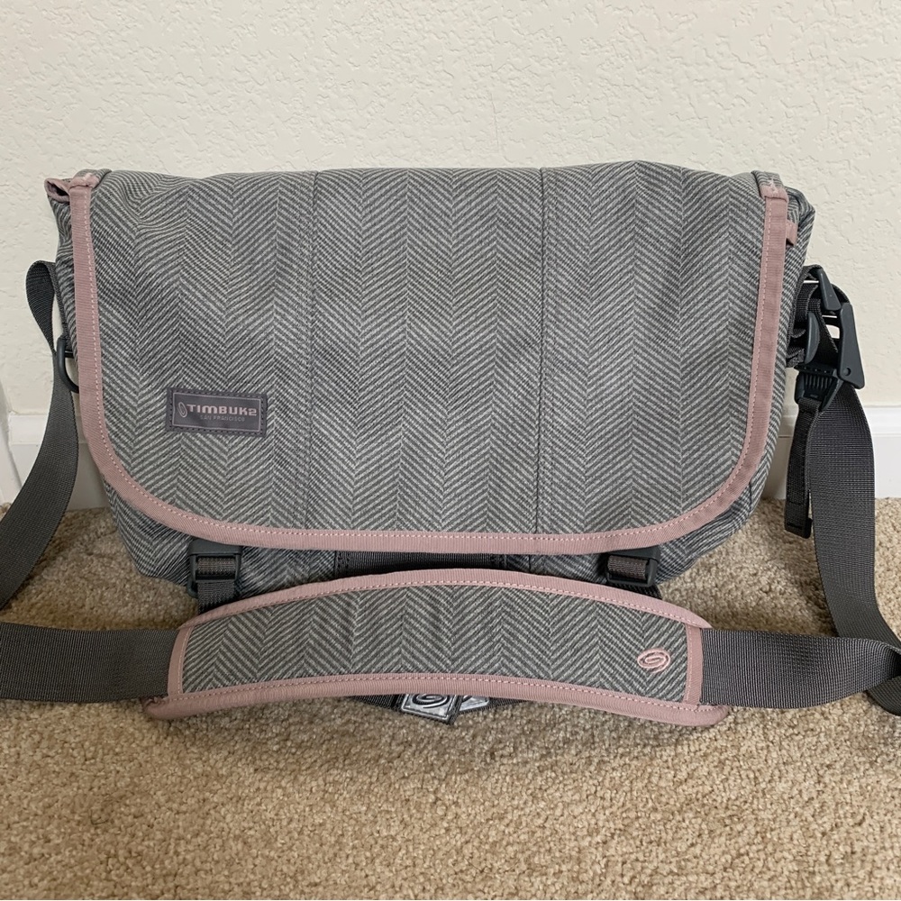 Timbuk2 Gray Herringbone Laptop Messenger Bag with Pink Trim